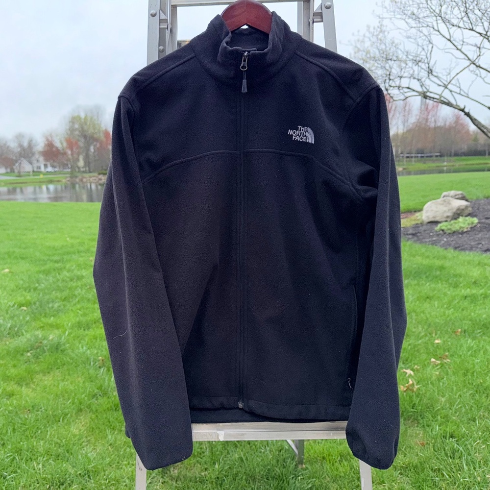 The North Face Size Large Mens Black Fleece Jacket